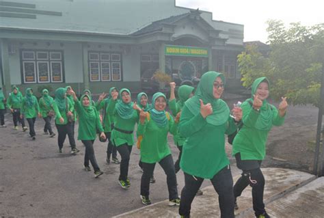 Jaga Kebugaran dengan Keliling Kota, Rutan Magetan Lakukan Jalan Santai